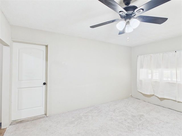 2203 NW 28th St, Lawton, OK 73505