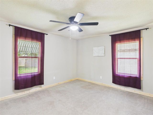 2203 NW 28th St, Lawton, OK 73505