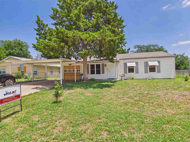 2203 NW 28th St, Lawton, OK 73505