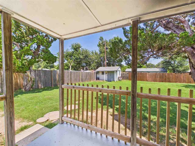 2203 NW 28th St, Lawton, OK 73505