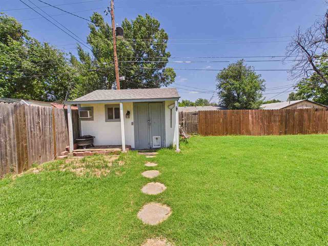 2203 NW 28th St, Lawton, OK 73505