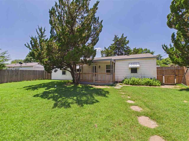 2203 NW 28th St, Lawton, OK 73505
