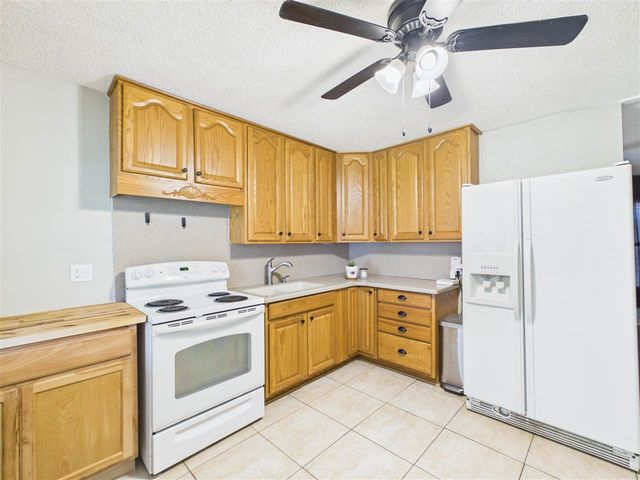 2203 NW 28th St, Lawton, OK 73505