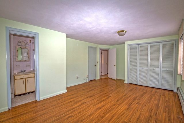 208 Birch Rd, Longmeadow, MA 01106