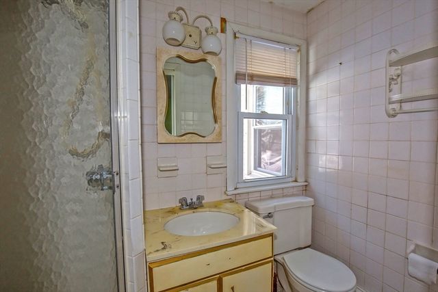 208 Birch Rd, Longmeadow, MA 01106