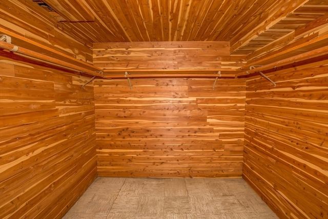 208 Birch Rd, Longmeadow, MA 01106