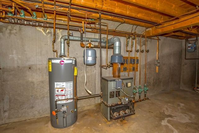 208 Birch Rd, Longmeadow, MA 01106