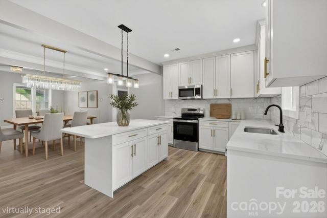 416 Whitmore Street SE, Lenoir, NC 28645