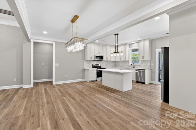 416 Whitmore Street SE, Lenoir, NC 28645