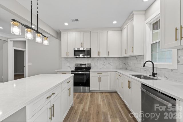 416 Whitmore Street SE, Lenoir, NC 28645