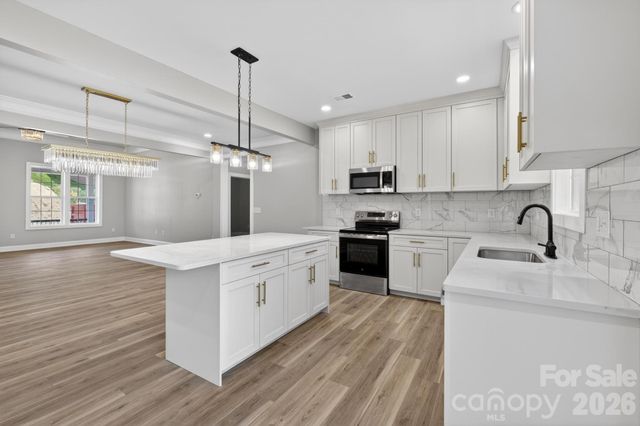 416 Whitmore Street SE, Lenoir, NC 28645