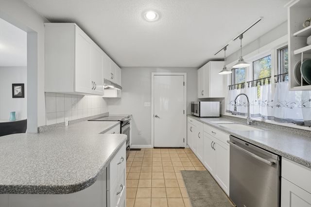 5 Ferncroft, Longmeadow, MA 01106