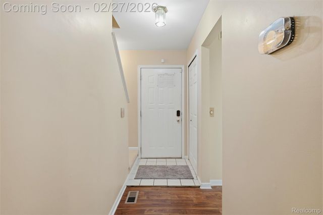 24762 Bashian Drive, Novi, MI 48375