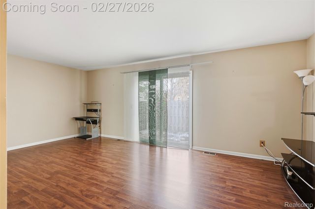 24762 Bashian Drive, Novi, MI 48375