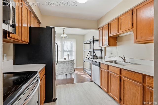 24762 Bashian Drive, Novi, MI 48375