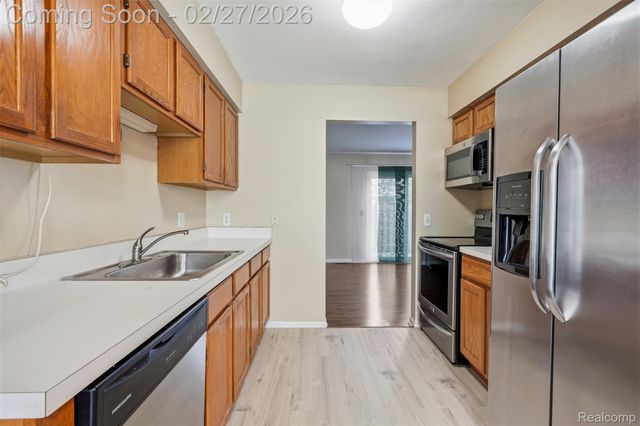 24762 Bashian Drive, Novi, MI 48375