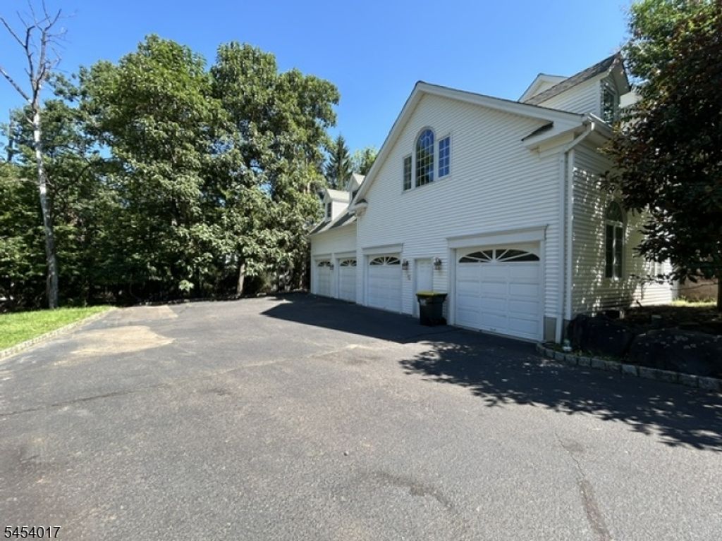 568 Stangle Rd, Bridgewater Twp., NJ 08836 — photo 3