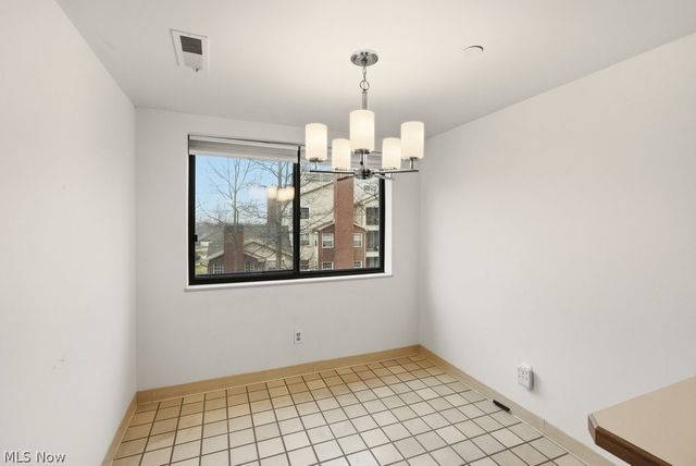 160 Fox Hollow Drive 406, Mayfield Heights, OH 44124