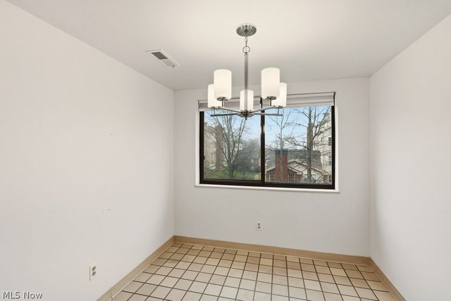 160 Fox Hollow Drive 406, Mayfield Heights, OH 44124