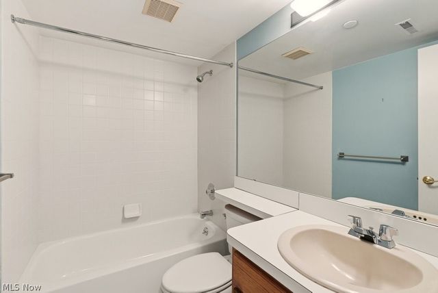 160 Fox Hollow Drive 406, Mayfield Heights, OH 44124