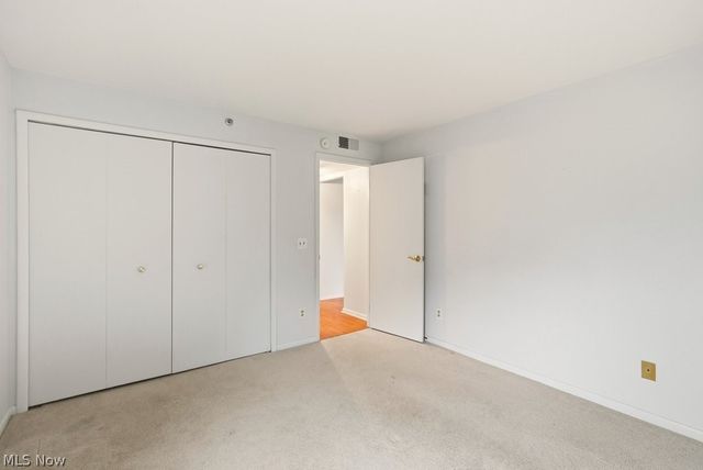 160 Fox Hollow Drive 406, Mayfield Heights, OH 44124