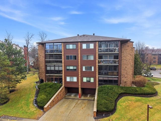 160 Fox Hollow Drive 406, Mayfield Heights, OH 44124