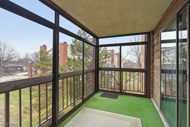 160 Fox Hollow Drive 406, Mayfield Heights, OH 44124