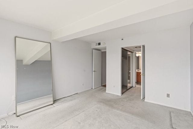 160 Fox Hollow Drive 406, Mayfield Heights, OH 44124