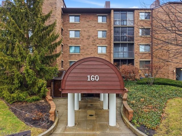 160 Fox Hollow Drive 406, Mayfield Heights, OH 44124