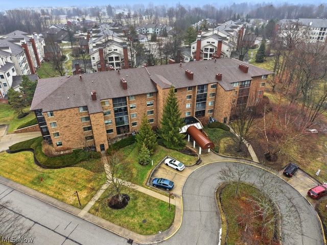 160 Fox Hollow Drive 406, Mayfield Heights, OH 44124