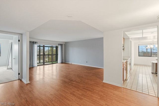 160 Fox Hollow Drive 406, Mayfield Heights, OH 44124