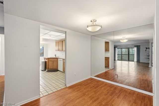 160 Fox Hollow Drive 406, Mayfield Heights, OH 44124