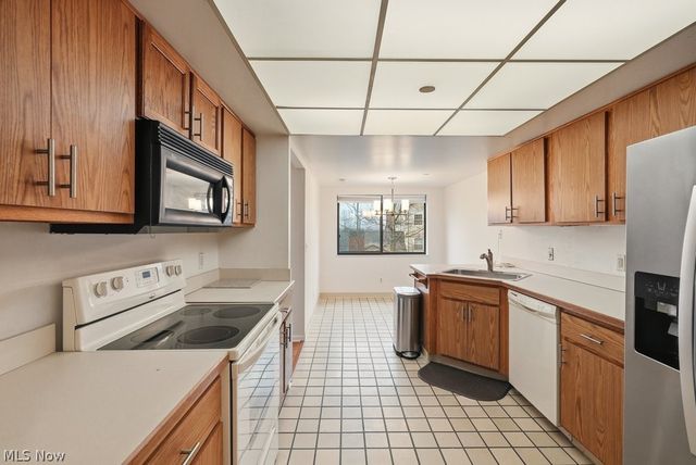 160 Fox Hollow Drive 406, Mayfield Heights, OH 44124