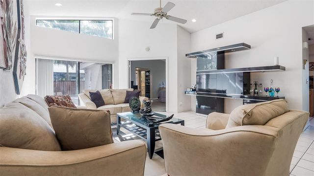 1867 NW 99th Avenue, Plantation, FL 33322