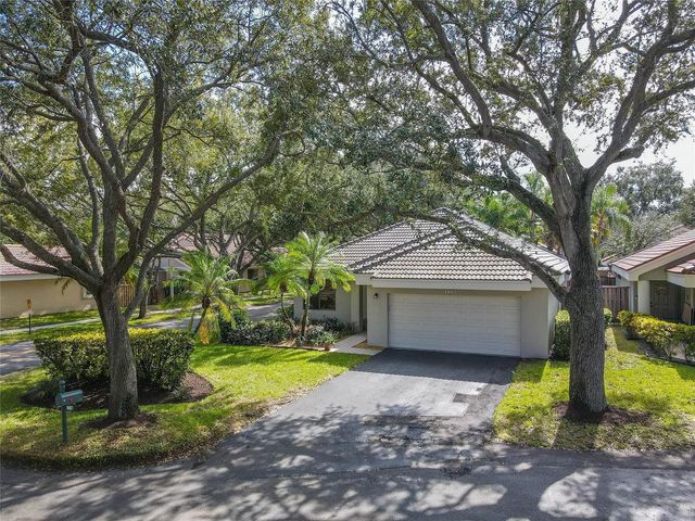 1867 NW 99th Avenue, Plantation, FL 33322