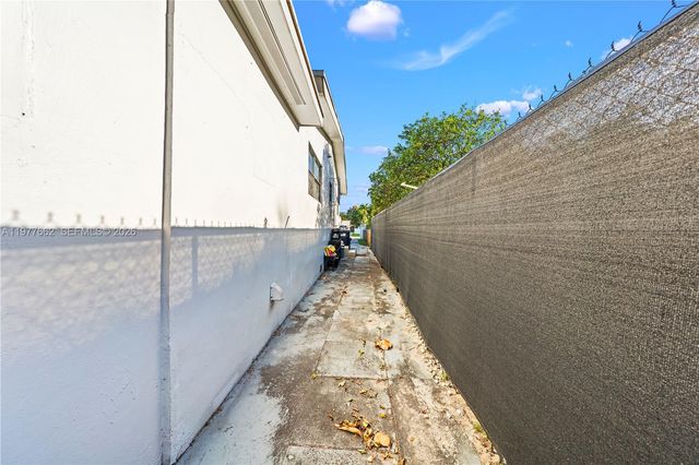 581 NW 113th St 581, Miami Shores, FL 33168