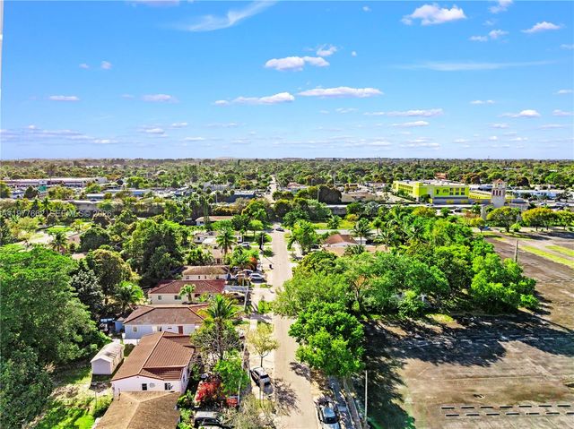 581 NW 113th St 581, Miami Shores, FL 33168