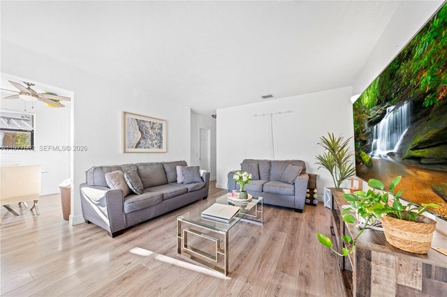 581 NW 113th St 581, Miami Shores, FL 33168