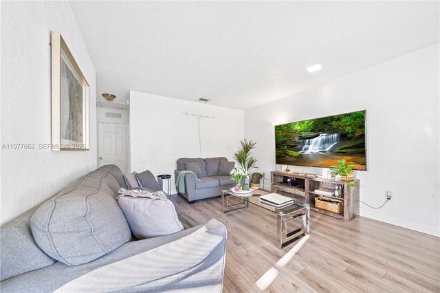 581 NW 113th St 581, Miami Shores, FL 33168