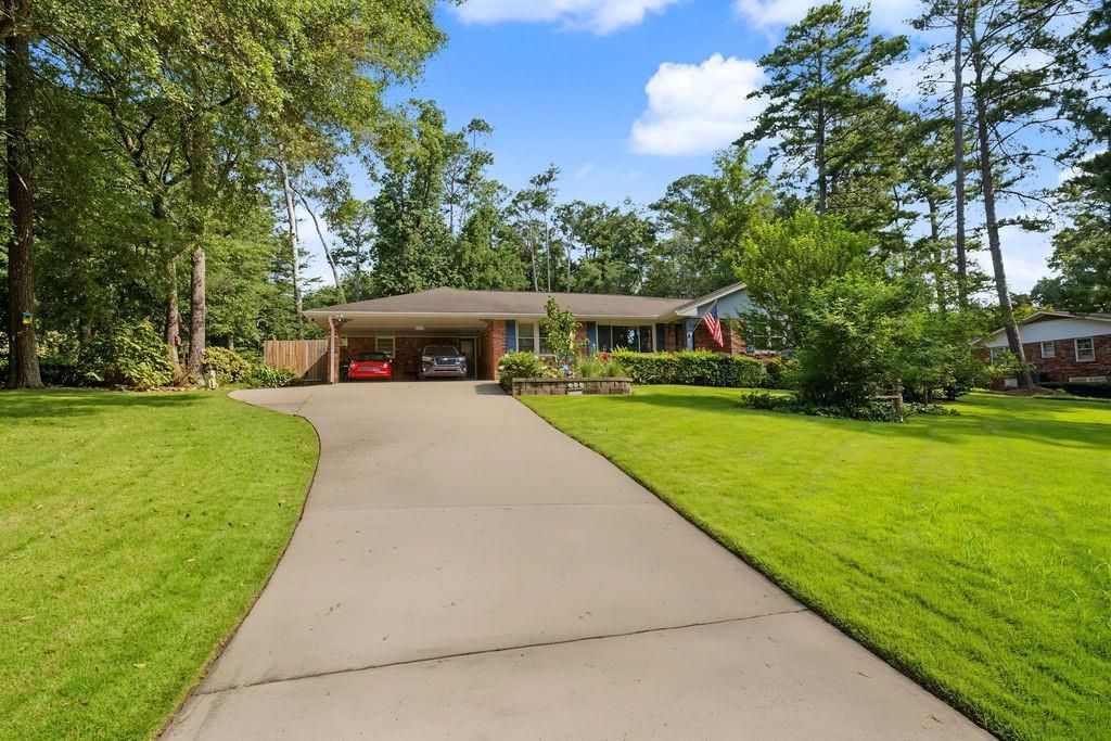 Image 6 of property listing at 3090 Randolph Road NE, Atlanta, GA 30345