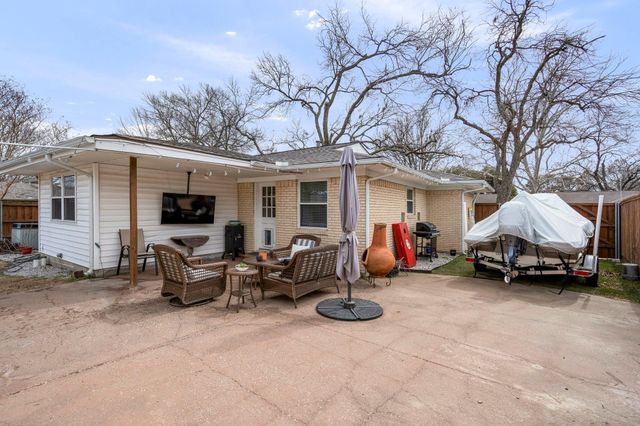 10615 Larchfield Lane, Dallas, TX 75238