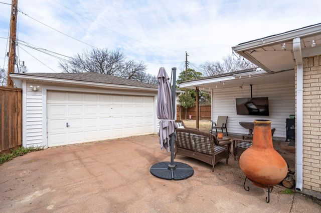 10615 Larchfield Lane, Dallas, TX 75238