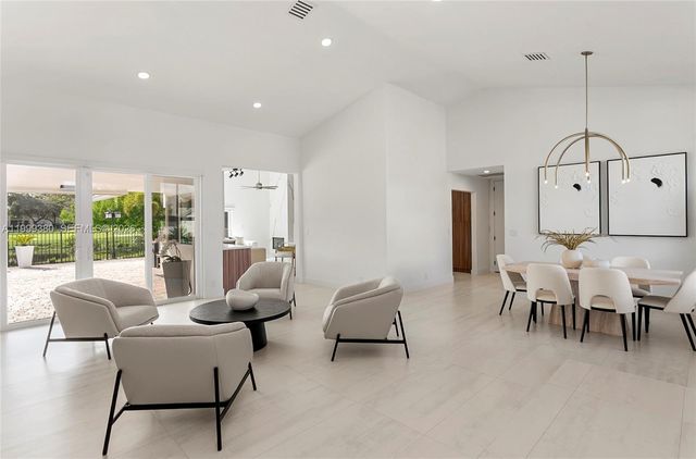 7709 NW 87th Ave, Tamarac, FL 33321