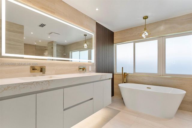 7709 NW 87th Ave, Tamarac, FL 33321