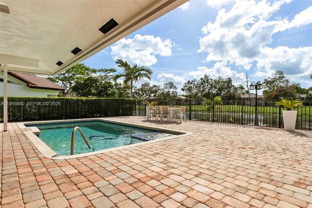 7709 NW 87th Ave, Tamarac, FL 33321