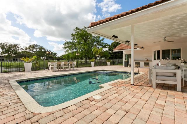 7709 NW 87th Ave, Tamarac, FL 33321