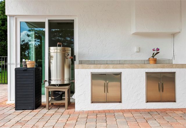 7709 NW 87th Ave, Tamarac, FL 33321