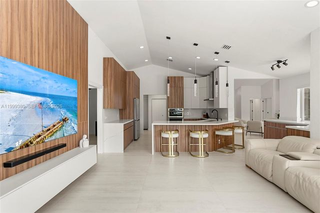 7709 NW 87th Ave, Tamarac, FL 33321