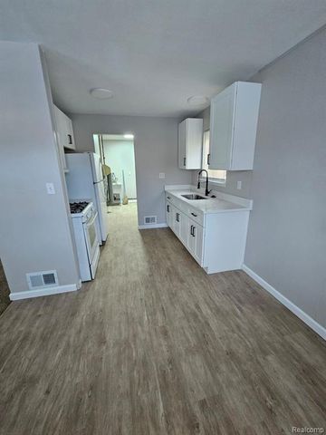 6169 Sylvia Street, Taylor, MI 48180