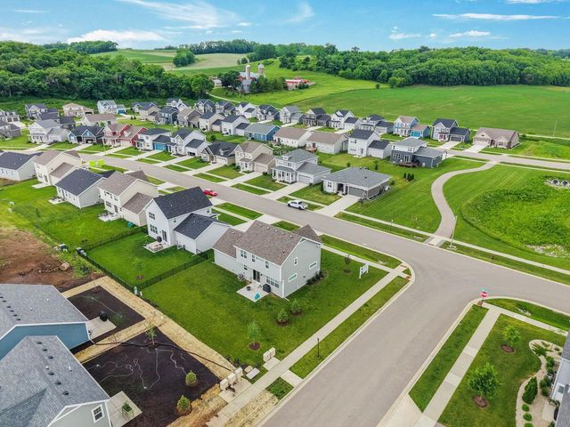 8016 Laufenberg Boulevard, Cross Plains, WI 53528